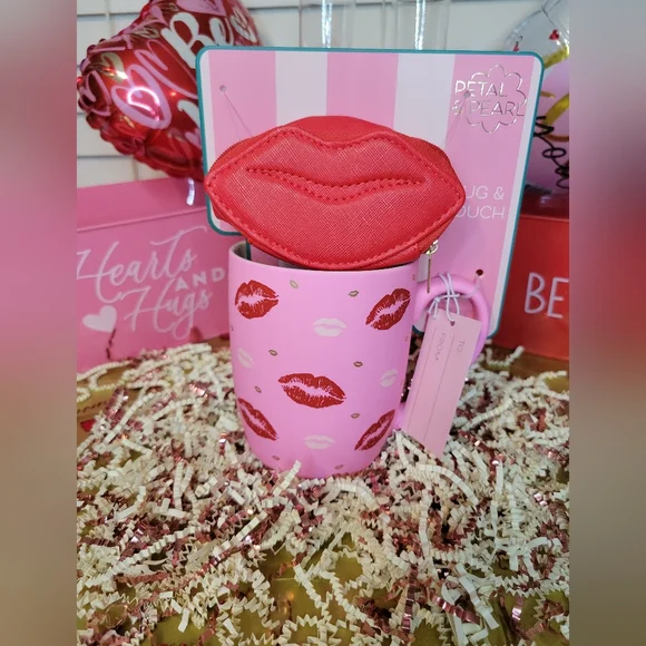 Petal & Pearl mug & pouch - Picture 2 of 2